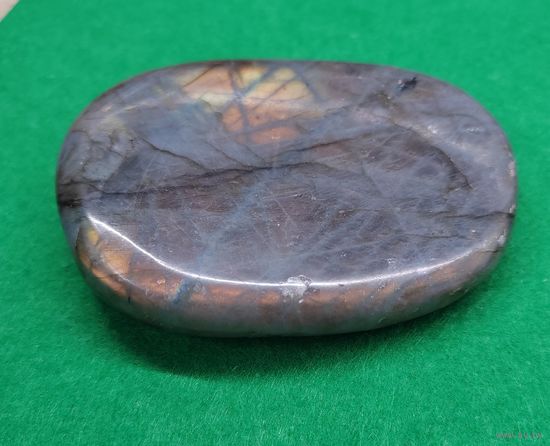 Лабрадорит. 181 грамм.