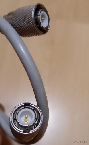 Кабель с высокочастотными разъёмами.