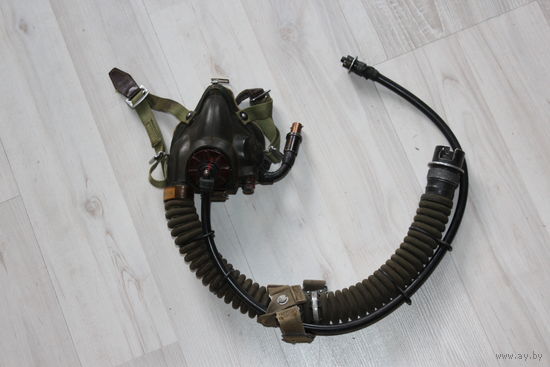 Кислородная маска советских летчиков, КМ-32.
