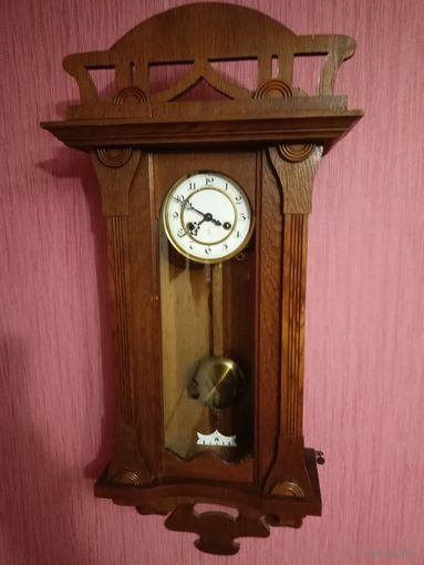 Часы настенный Gustav Beker