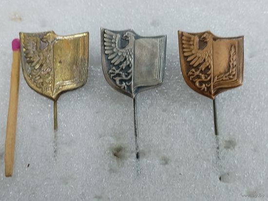 Знак-фрачник ПНР. Герб Польши. тяжёлый. цена за 1 шт.