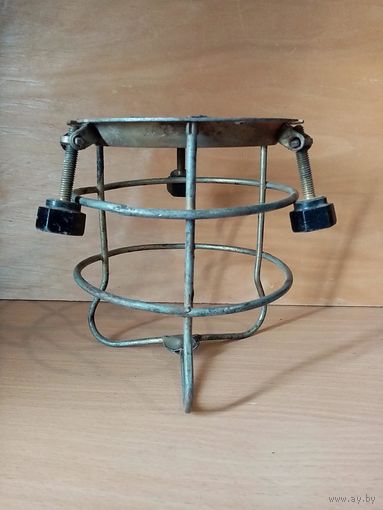 Защита для уличного фонаря