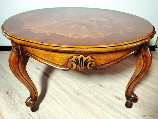 Журнальный столик.