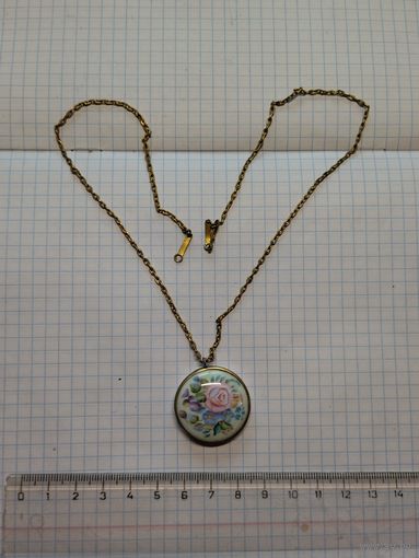Кулон винтажный фарфор.