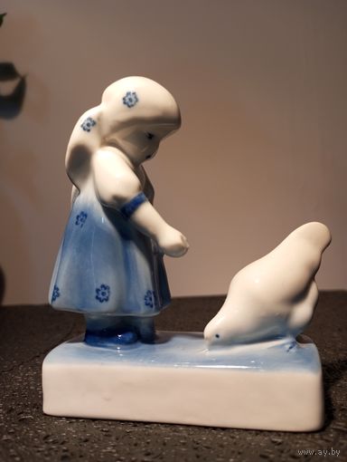 Фарфоровая статуэтка. Венгрия.  Zsolnay.