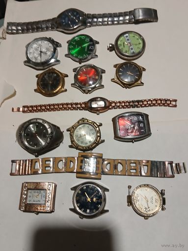 Часы кварцевые 15 шт.,одним лотом. Старт с 2-х рублей. Смотрите другие лоты, много интересного.
