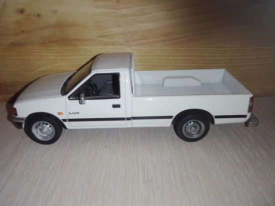 Модель CHEVROLET LUV.1/43