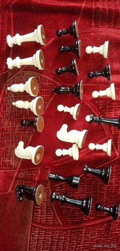 Шахматы. Любая на выбор 2 рубля.