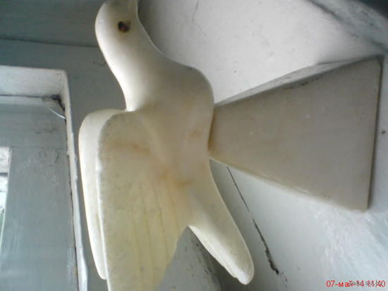 Фигурка Голубь из белого камня