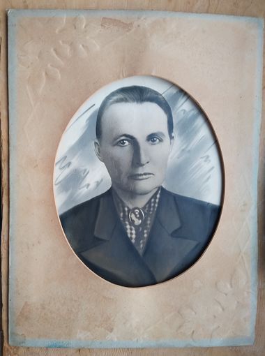 Фото мужчины 1930-е. 24х30 см. Старое паспарту.