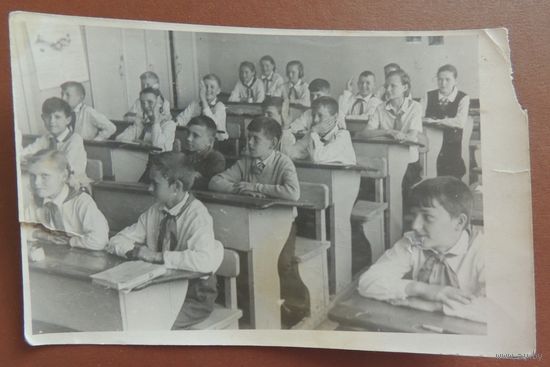 Фото "Мы сели за парты!", 1946 г.
