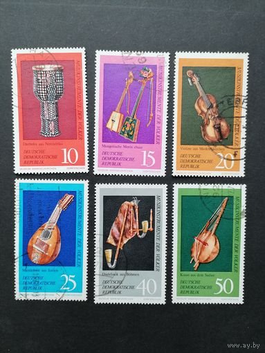 ГДР 1971 Полная серия марок "Музей музыкальных инструментов" (простое гашение без клея) Mi.1708-1713 каталог 3.50 евро