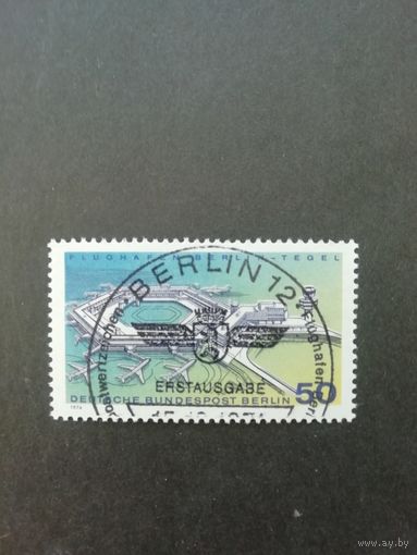 Западный Берлин 1974 Марка "Аэропорт Берлин -Тегель" (гашеная с клеем) Mi.477 каталог 0.80 евро