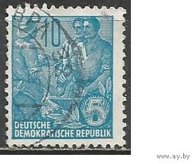 ГДР. Пятилетка. Рабочий. Стандарт. 1955г. Mi#453.