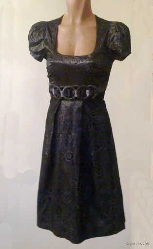 Стильное платье с завышенной талией