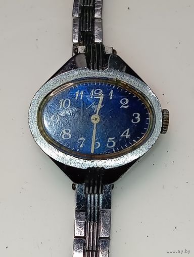 Часы механические ЛУЧ СССР . Винтаж .