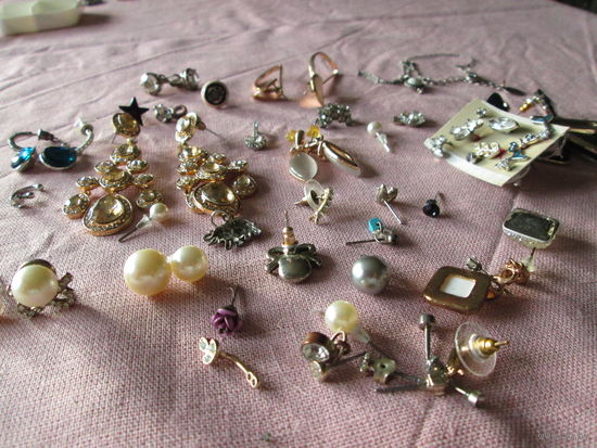 Серьги цена за все изделия что на фото,Из разных стран.