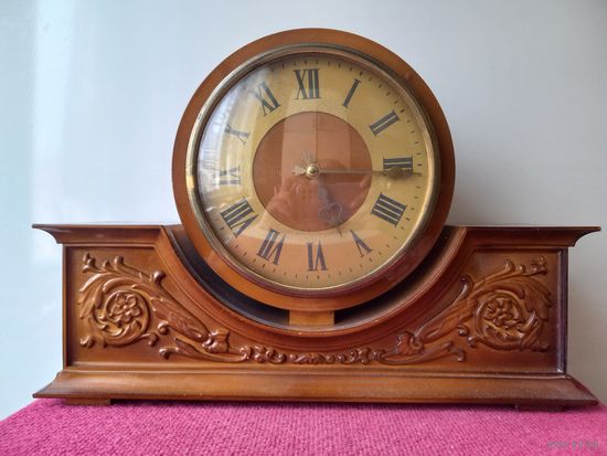 Часы настольные, каминные ВЕСНА. СССР. НЧ-64 Н-47. Механика. Знак качества.