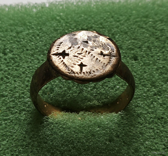 Перстень. Четыре стороны света. XVII - XVIIIв. диаметр 19мм. лот низ-3