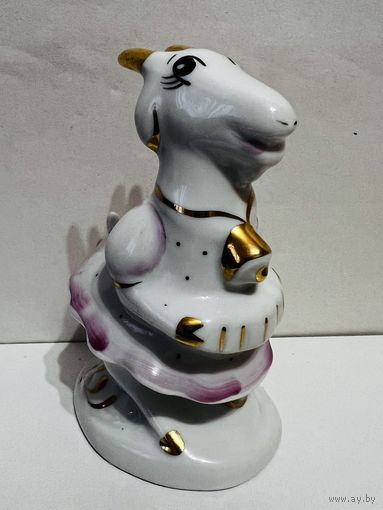 Статуэтка фарфоровая "Козочка" (Коза золотые рога) Добруш.  АУКЦИОН не с рубля без МПЦ.