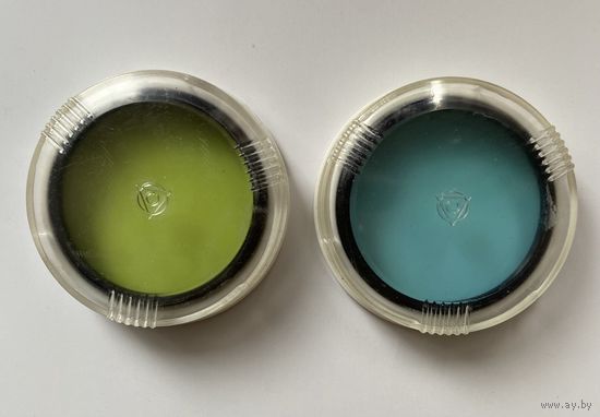 Светофильтры желто-зеленый (ЖЗ-1,4х 49х0,75) и голубой (Г-1,4х 49х0,75) в футлярах. Цена за 2 светофильтра!