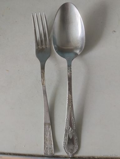 Вилка ложка.