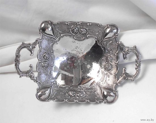 Конфетница Орешница 21 х 14 см Серебрение 02