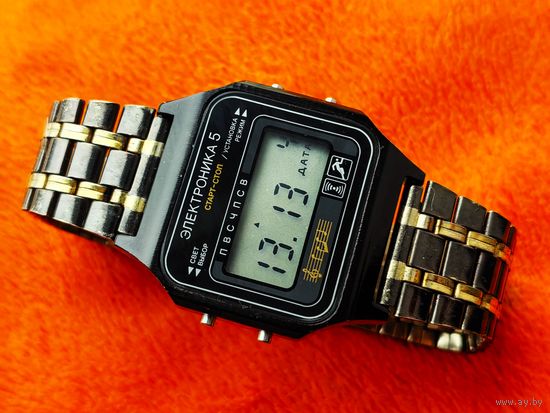 Электронные часы. Электроника 5, браслет Orient бонусом. Торг есть. (Nо 6).