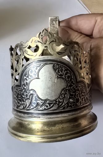 Подстаканник серебряный.