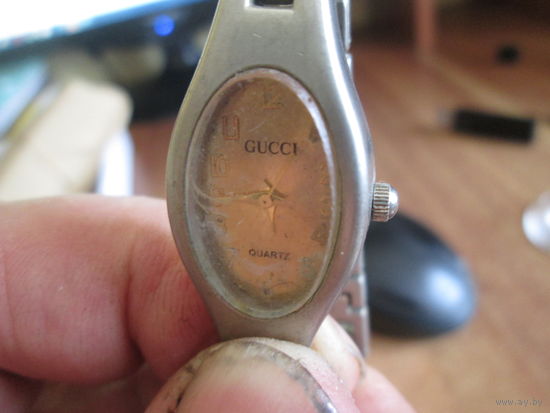 Часы электронные GUCCI