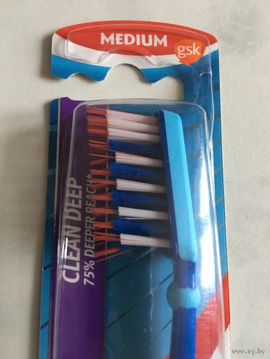 Щетка зубная Aquafresh Clean deep