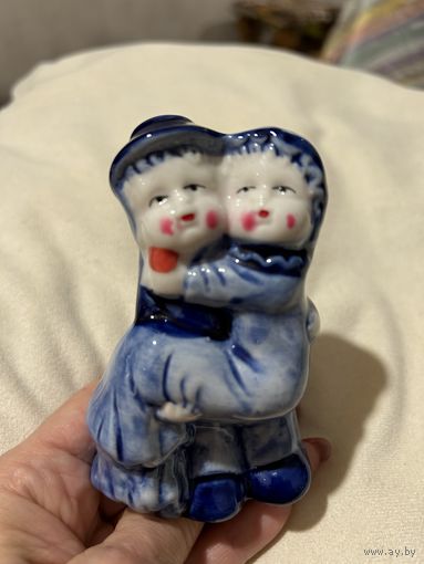 Статуэтка Носить на руках Пара Любовь Гжель Делфт