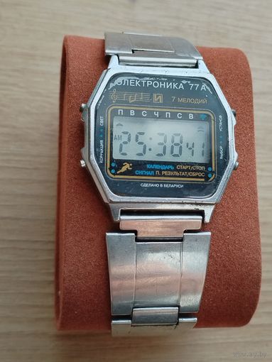 Часы "электроника" 77А. Рабочие. с браслетом.