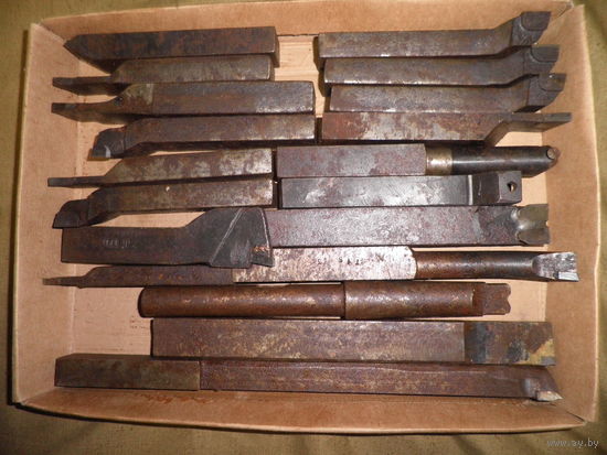 Резцы токарные с победитовыми наконечниками 19 шт.,времён СССР.С рубля.