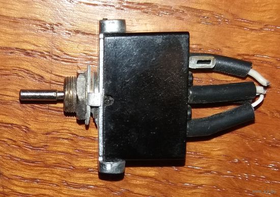 Переключатели. Тумблер 220V 3A СССР