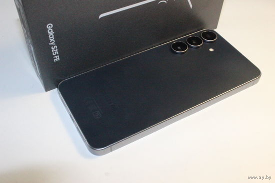 Новый Samsung Galaxy S25 FE 8GB/256GB (черный), Гарантия до 30.11.26