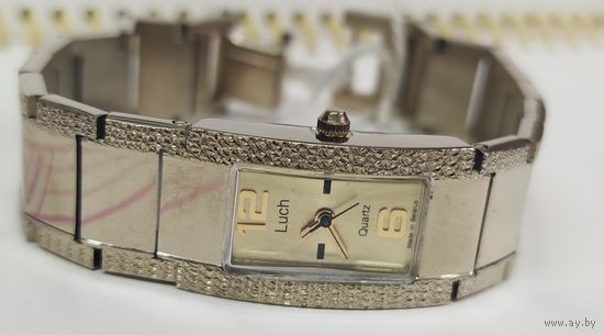 Часы "Луч-Дамские" красивые не ношеные,отлично зайдут на подарок с 1 рубля!