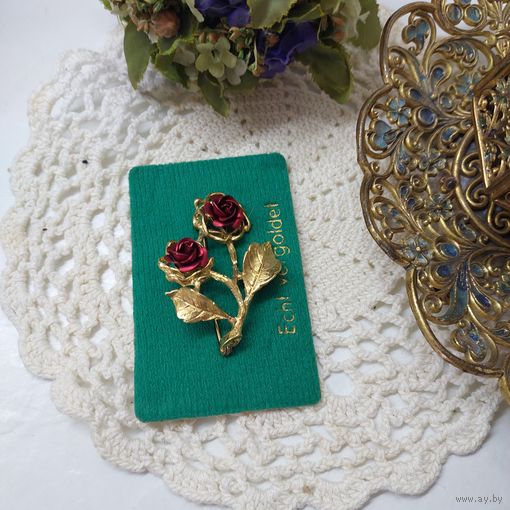 Брошь "2 Розы", позолота, красная эмаль, середина 20 века