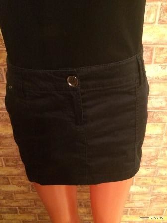 Красивая юбка Манго на 42-44 размер, натуральный хлопок, отлично смотрится на фигурке. ПОталии 38 см, длина 32 см. Цвет черный.