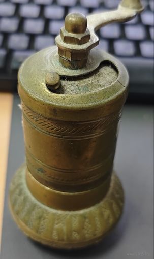 Кофемолка. ручная. Латунь.