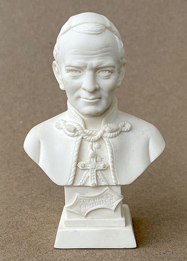 Папа Римский Иоанн Павел II бюст