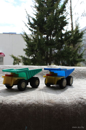 Машинки легенды БЕЛАЗ детские игрушки одна ценником вторая нет