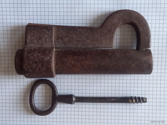 Старый кованый замок , рабочий , в отличном состоянии , с 1 рубля, без мц