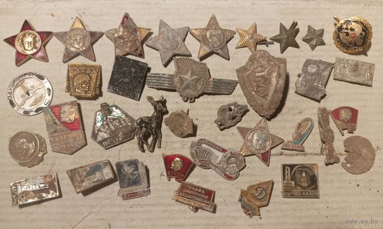 Куча старых значков.