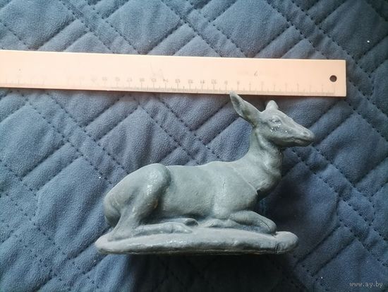 Металлическая статуэтка олень