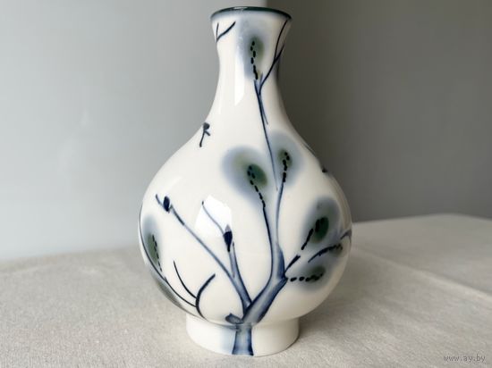 Ваза ЛФЗ фарфор роспись 17 х 12см "Весна" автор Матвеева