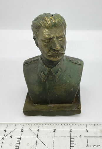 Бронзовый бюст Сталина