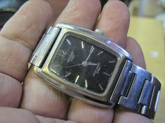 Beside Casio оригинальные кварцевые.