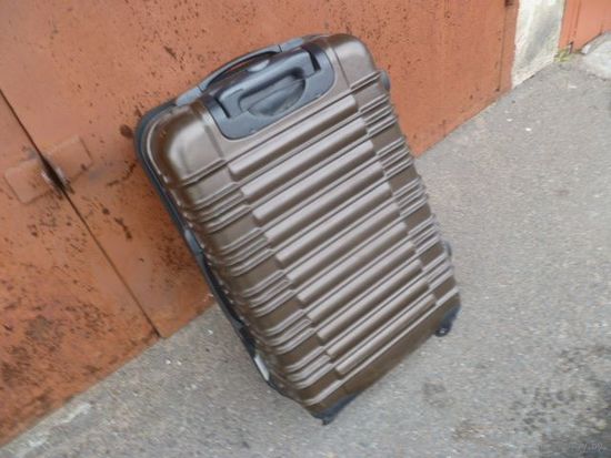Дорожный чемодан
