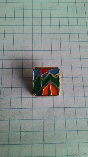 Туризм. Сувенирный значок.